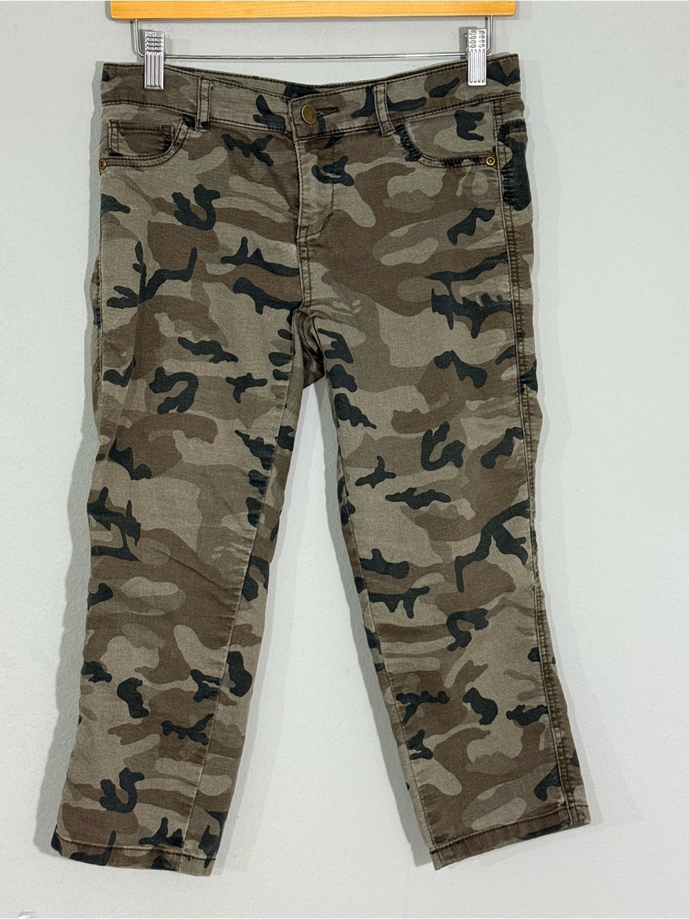 New York & Company Camo Skinny Capri Pants 2 Stretch Military Utility Y2K